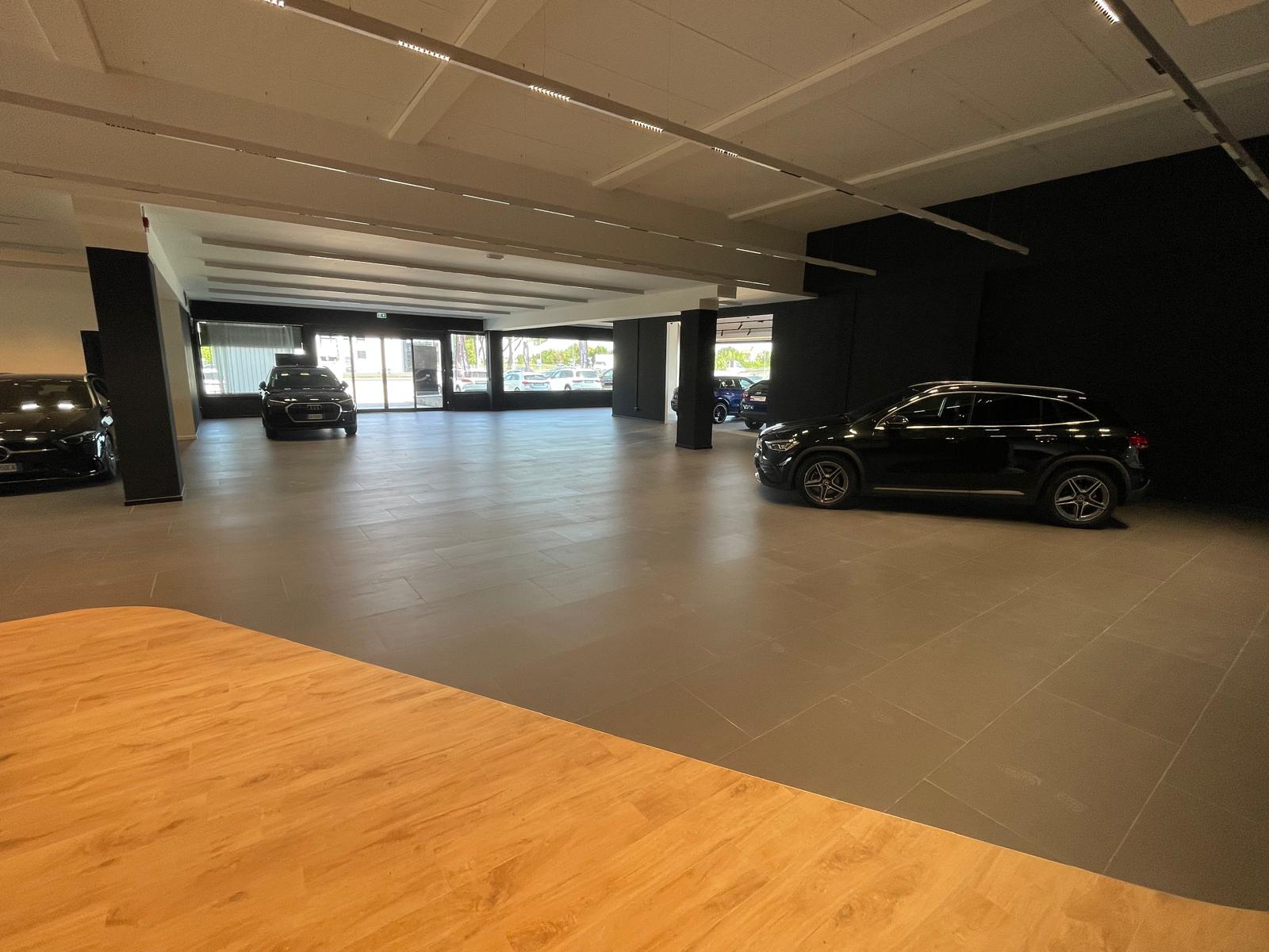 Concessionaria Mercedes Cascina